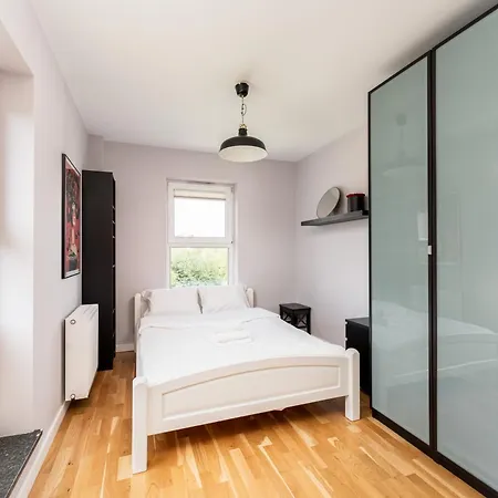 Krowodrza 2-bedroom By Bookinghost Cracovia